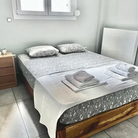 Two-bedroom Sunny Apartment Athens